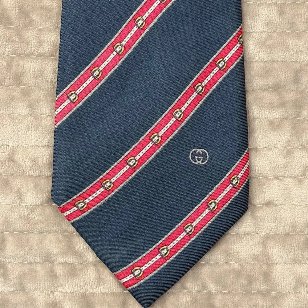 Gucci Mens Silk Tie Navy Blue‎ Red White Striped Equestrian Buckle Made in Italy